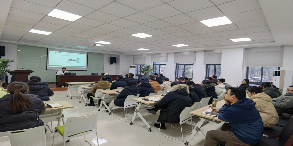 綠葉集團(tuán)組織開(kāi)展辦公室常見(jiàn)病及預(yù)防講座